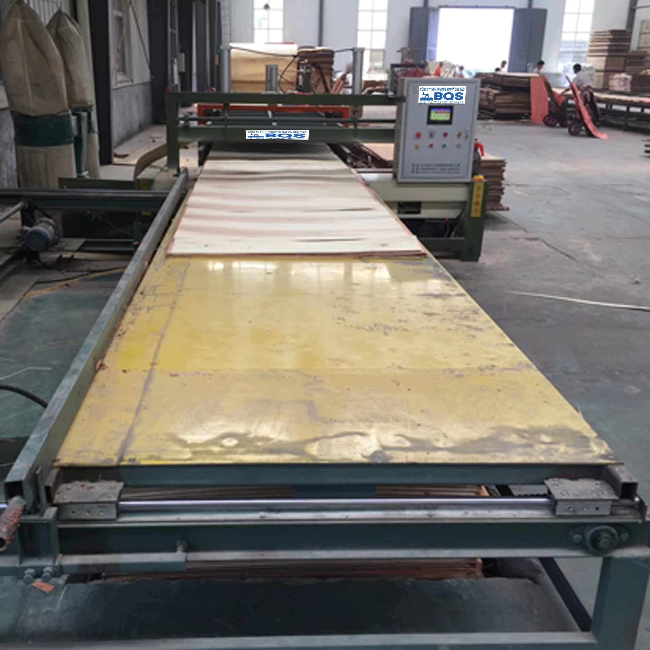 plywood paving machine scaled